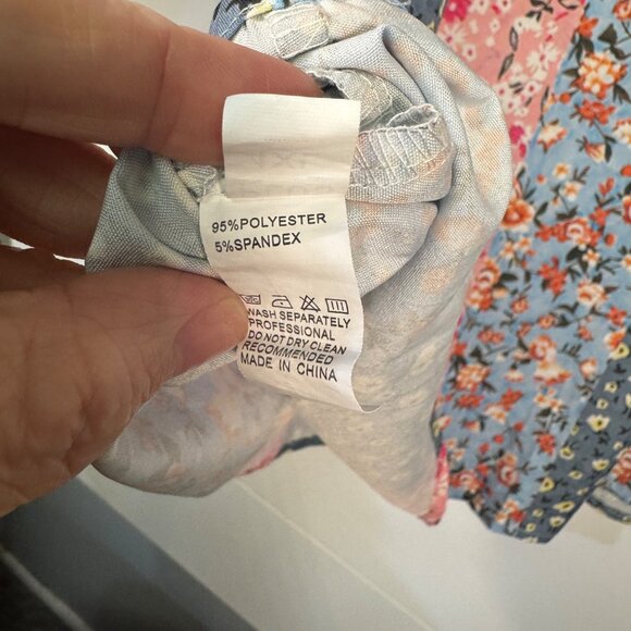 Floral Patchwork Button-Up Shirt With Lace Accents Size 4XL - Picture 5 of 5